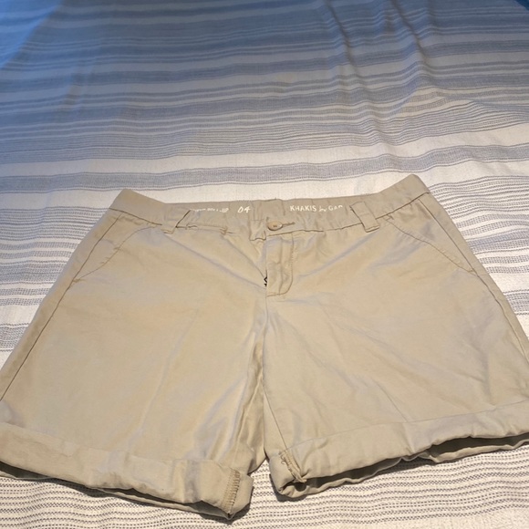 Gap Boyfriend Roll Up Khaki Shorts Size 